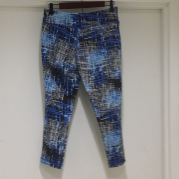 VOGO Athletica Active Stretch Capris L - Picture 5 of 5